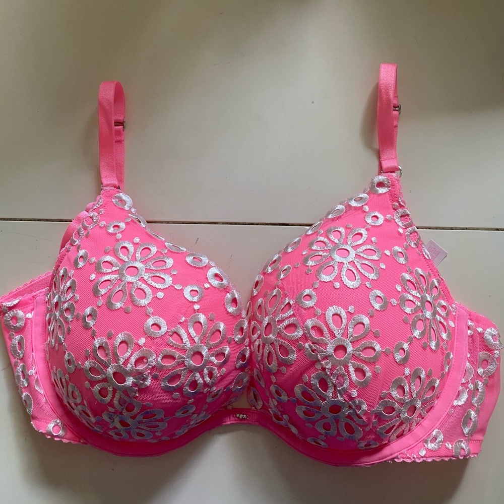 ADORABLE Victoria Secret Bra